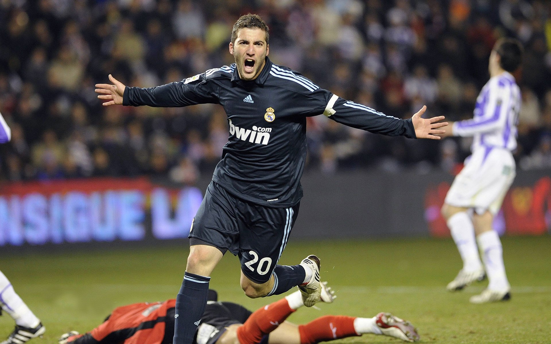 未来联盟：虚拟比赛与增强现实结合的新玩法，未来学校联盟